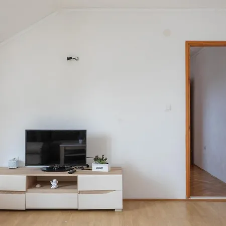 Panorama Apartment *